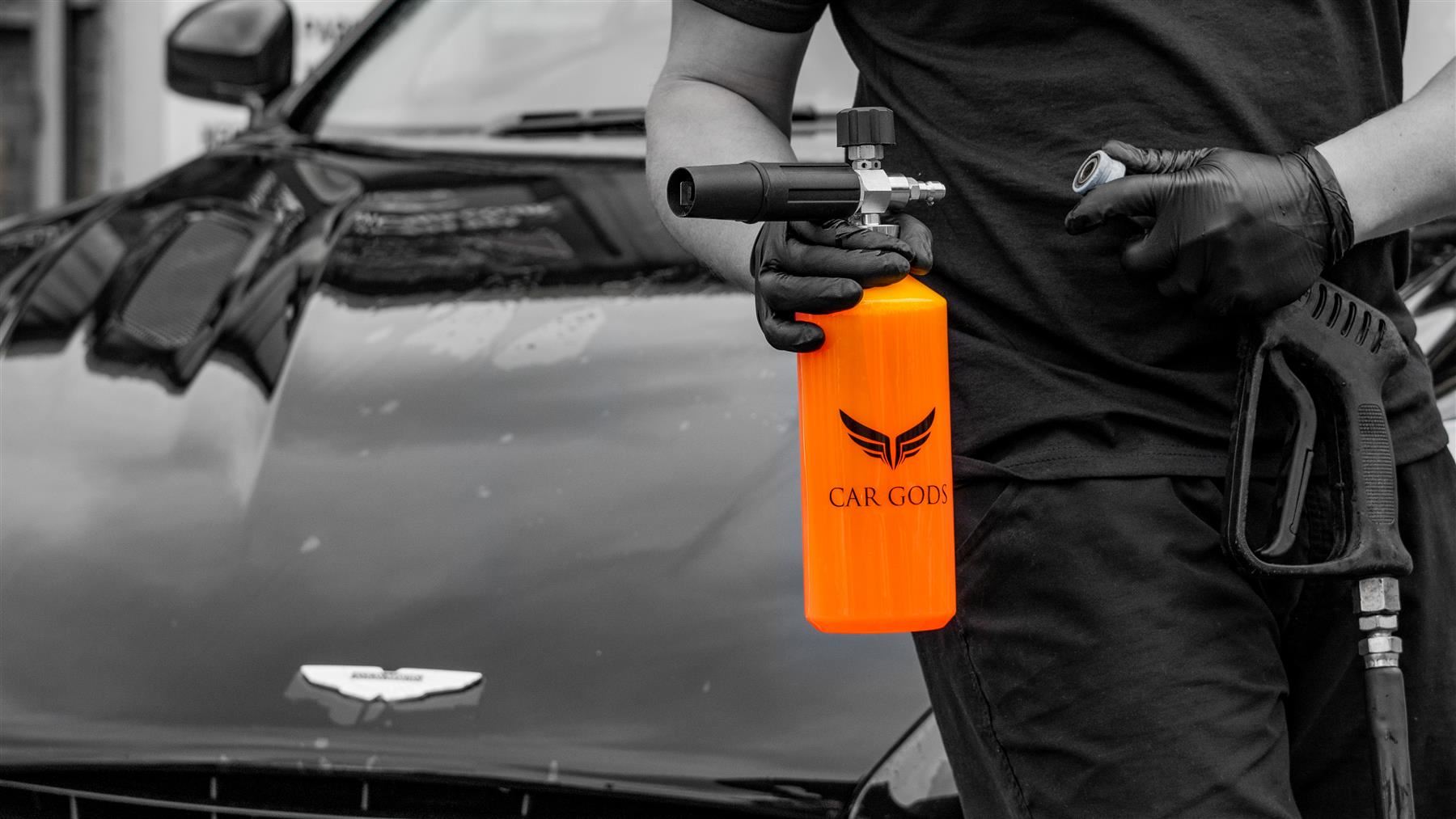Attaching the snow foam cannon to a pressure washer