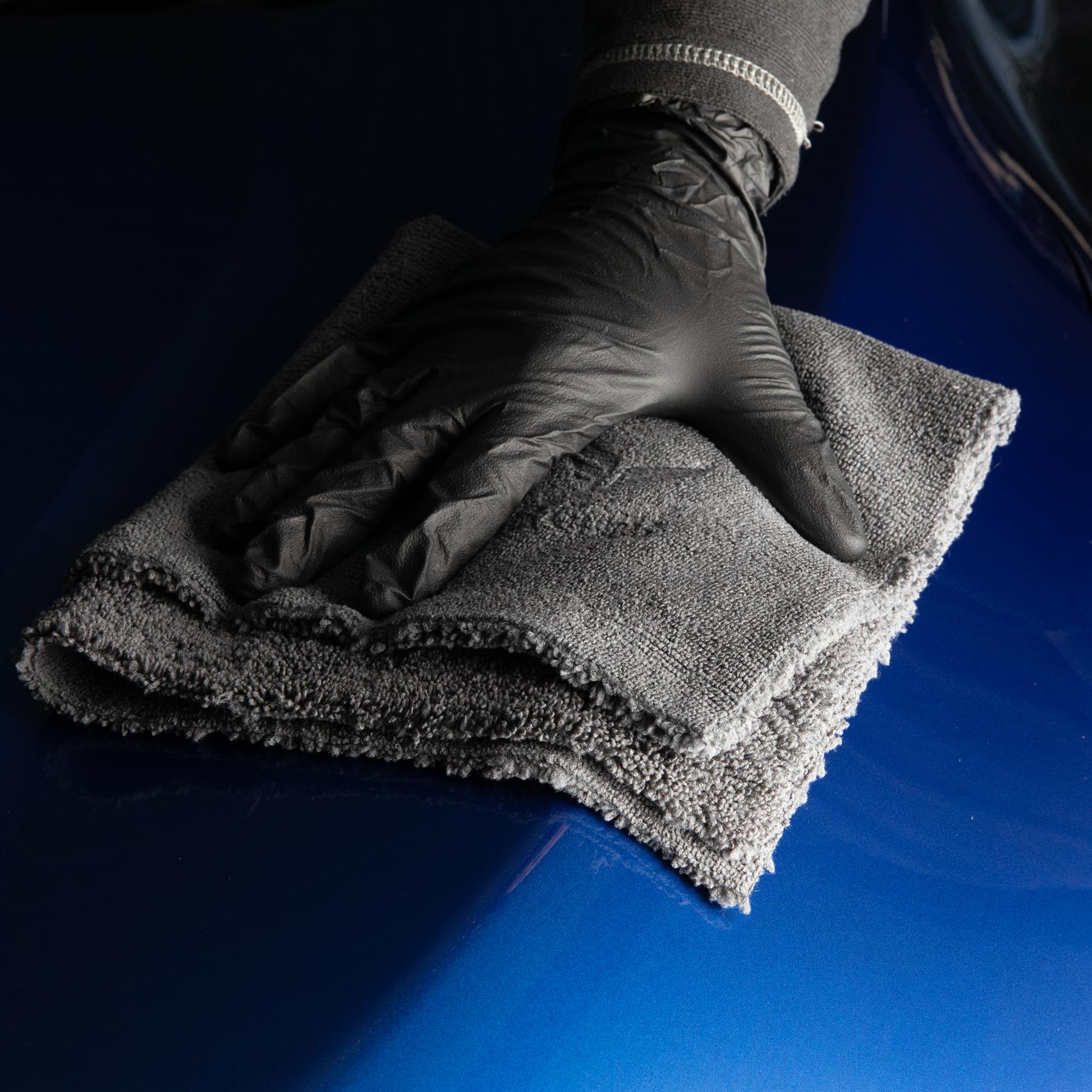 Buffing Ceramico Pro Pre Cleanse with microfibre cloth
