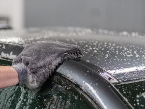 Use a wash mitt to clean car bodywork