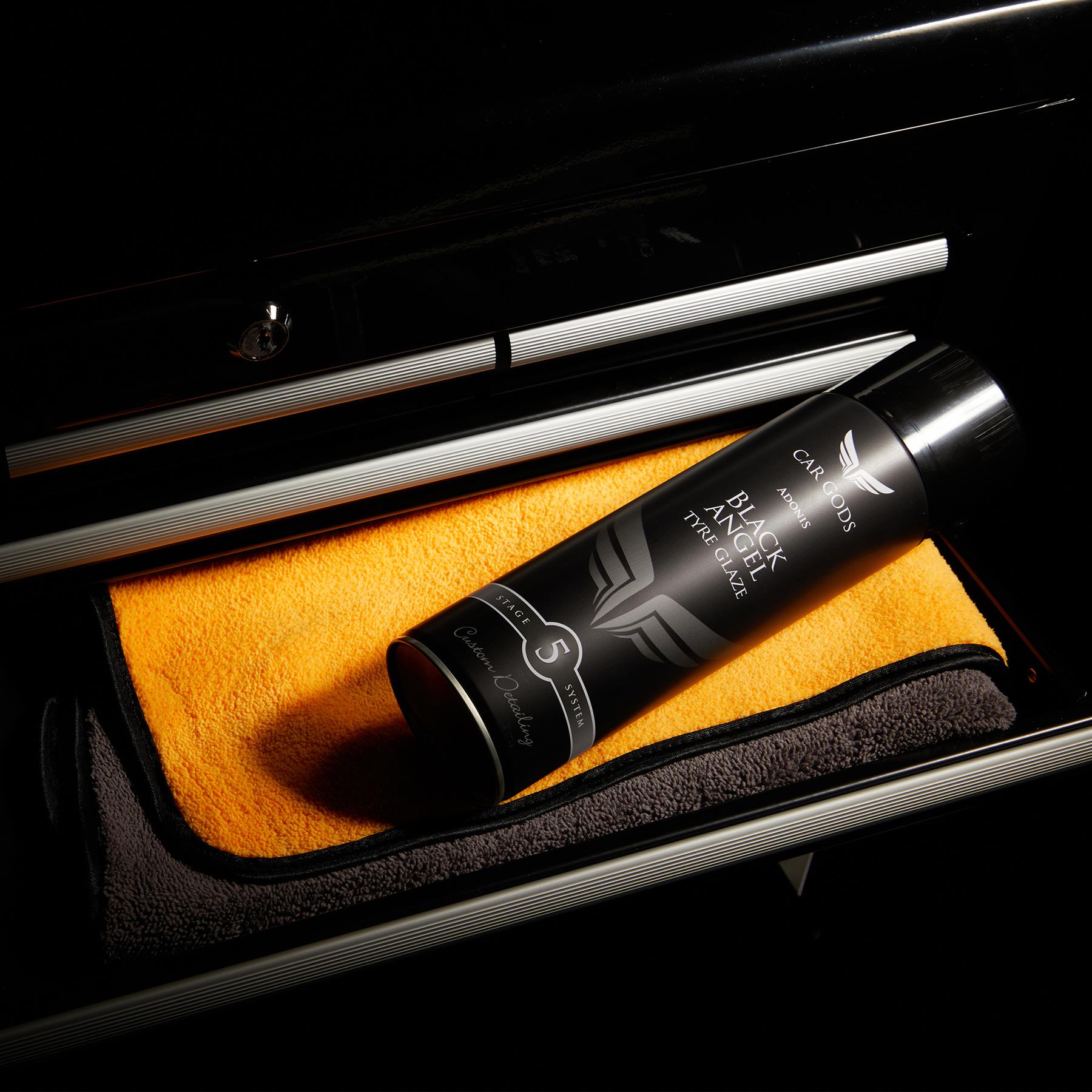 Black angel tyre glaze on a microfibre cloth